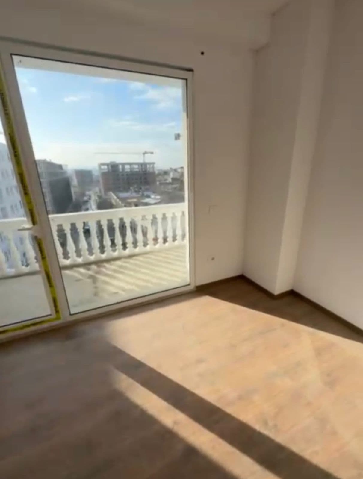 Jepet me qera apartament 2+1 ne Paskuqan ( White Palace Residence) 4