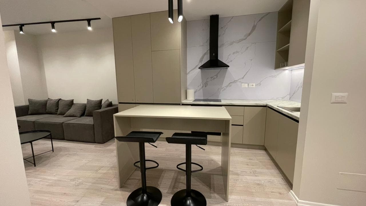 Jepet me qera apartament 1+1 tek Lake View 4