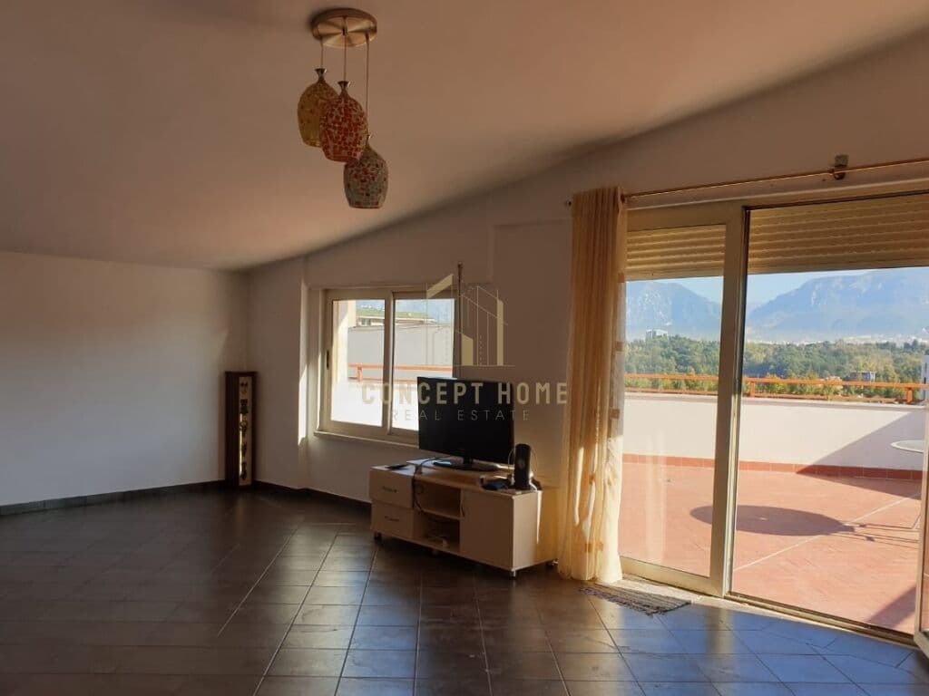 Jepet me qera Apartament 4+1+3 tek Liqeni i thate 2