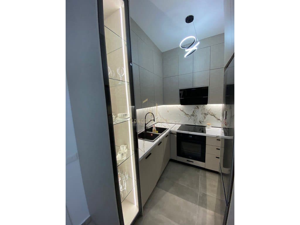 Shitet apartament 2+1 ne
