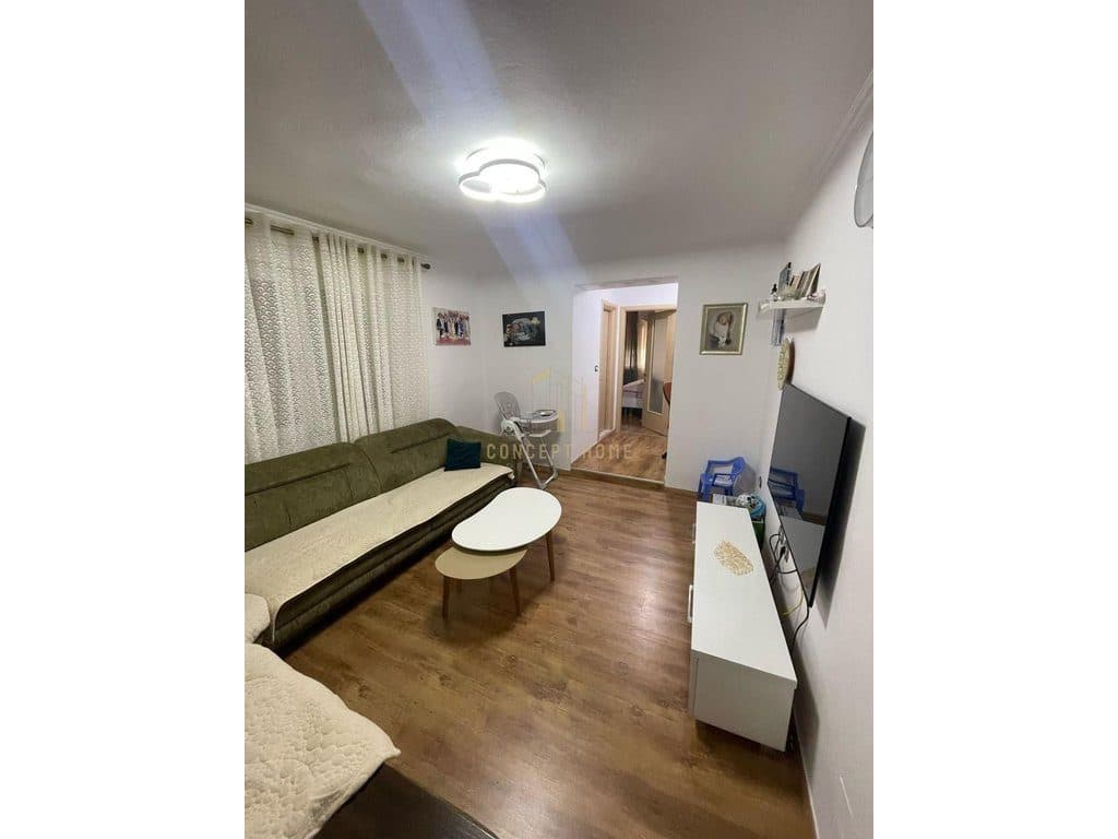 Jepet apartament me qera 2+1+2 prane Qendres