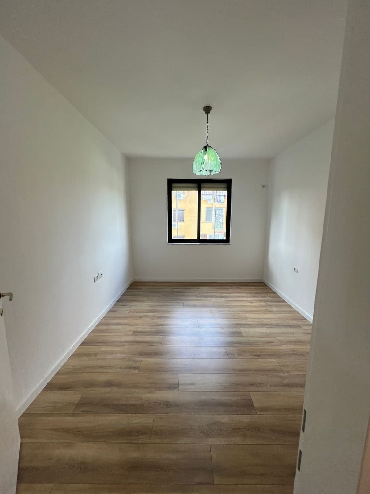 Shitet Apartament 2+1 – Ish-Fusha e Aviacionit 3