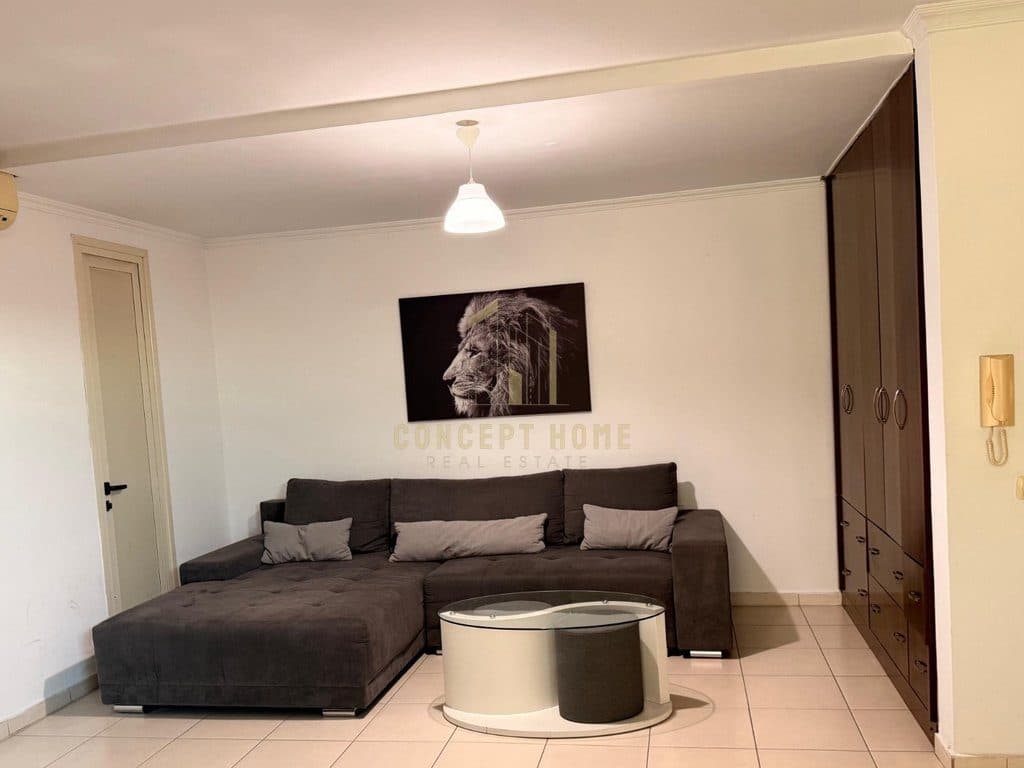 Jepet me qera apartament 1+1 ne Qender. 2