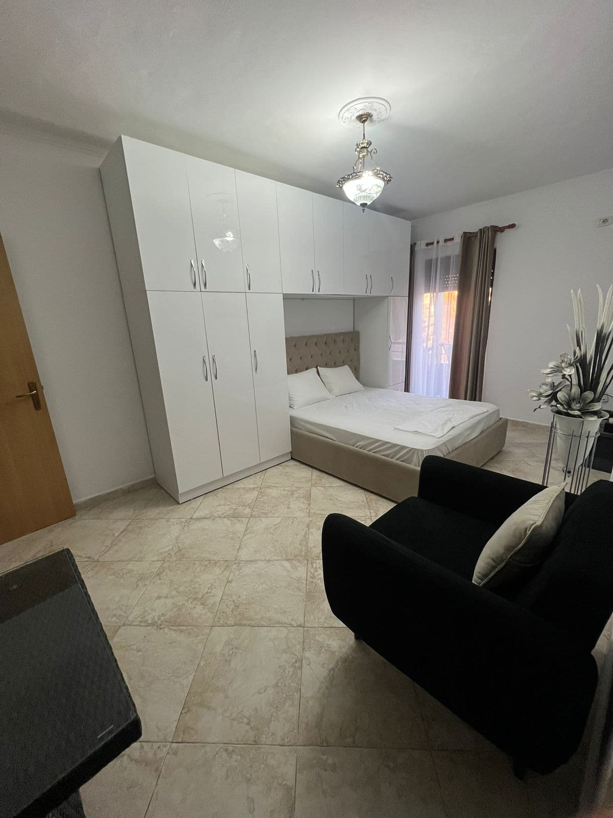 Garsoniere Me Qira në Rruga Barrikadave, Tiranë - 520€ | 45 m²