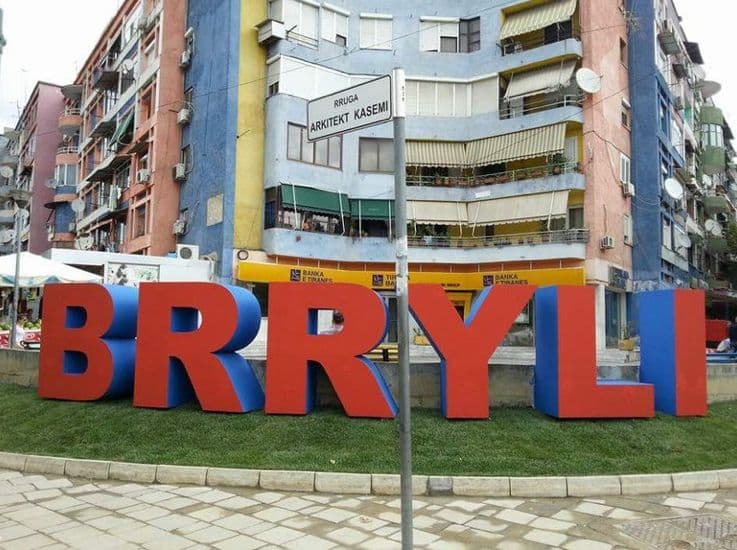 Jepet me qera ambient biznesi dublex ne Brryl