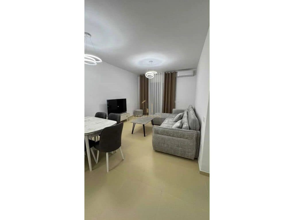 Jepet me qera apartament 2+1 tek ish Parku 4