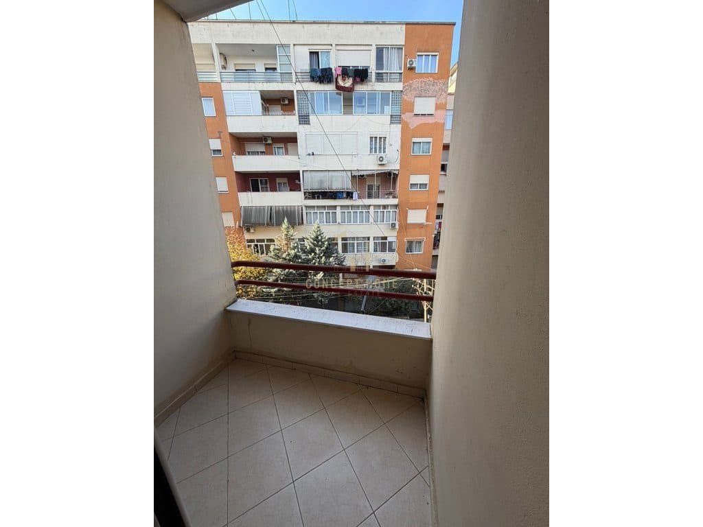 Shitet apartament 2+1 ne Fresk 4
