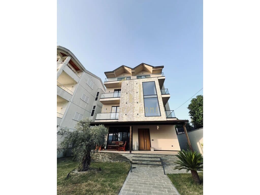 Vilë 4-katëshe me qira në Farkë, Tiranë - 3000€ | 400 m² 2