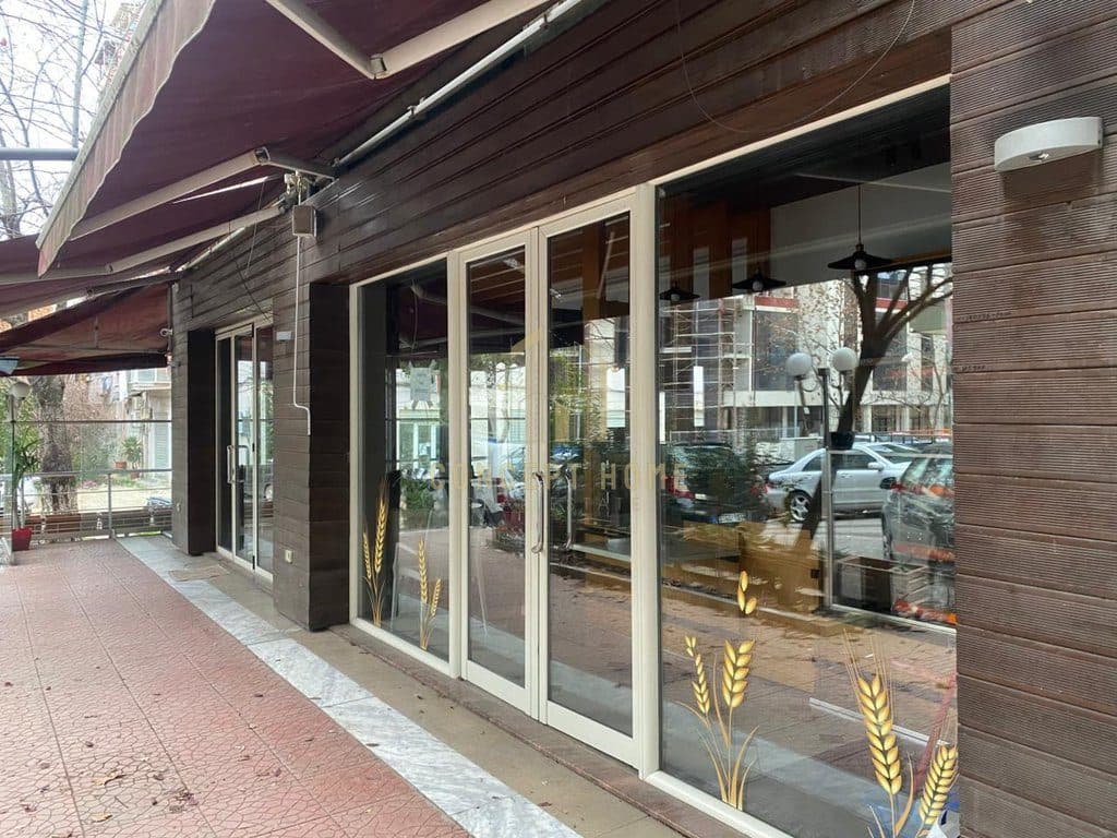 Jepet me qera Lokal ne 5 Maj