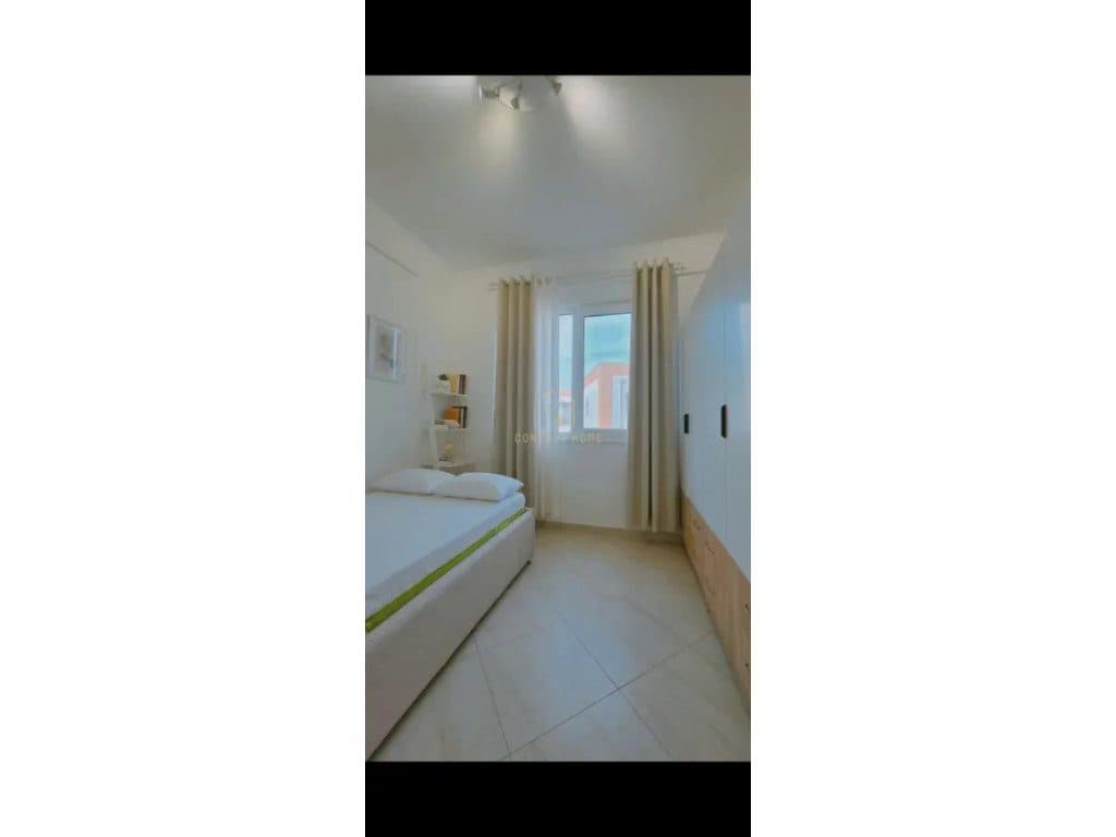 Shitet apartament 2+1 tek