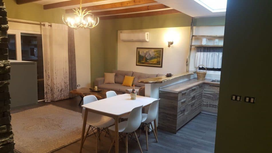 Jepet me qera apartament 2+1 Te Liqeni Thate