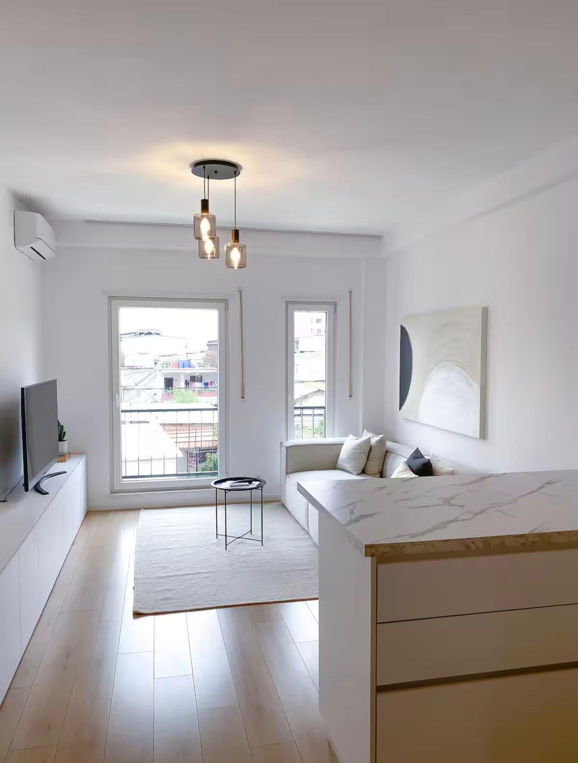 Apartament 1+1 me qera tek Jordan Misja. 3