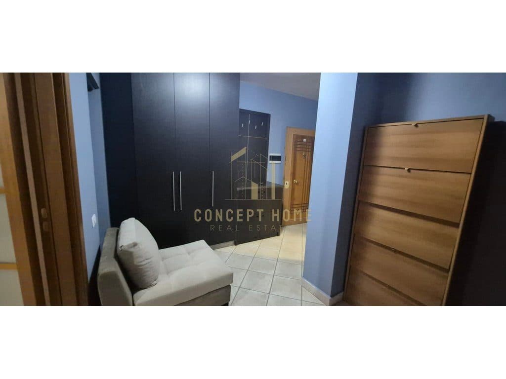 Jepet me qera apartamenti 2+1 te 21 Dhjetori 2