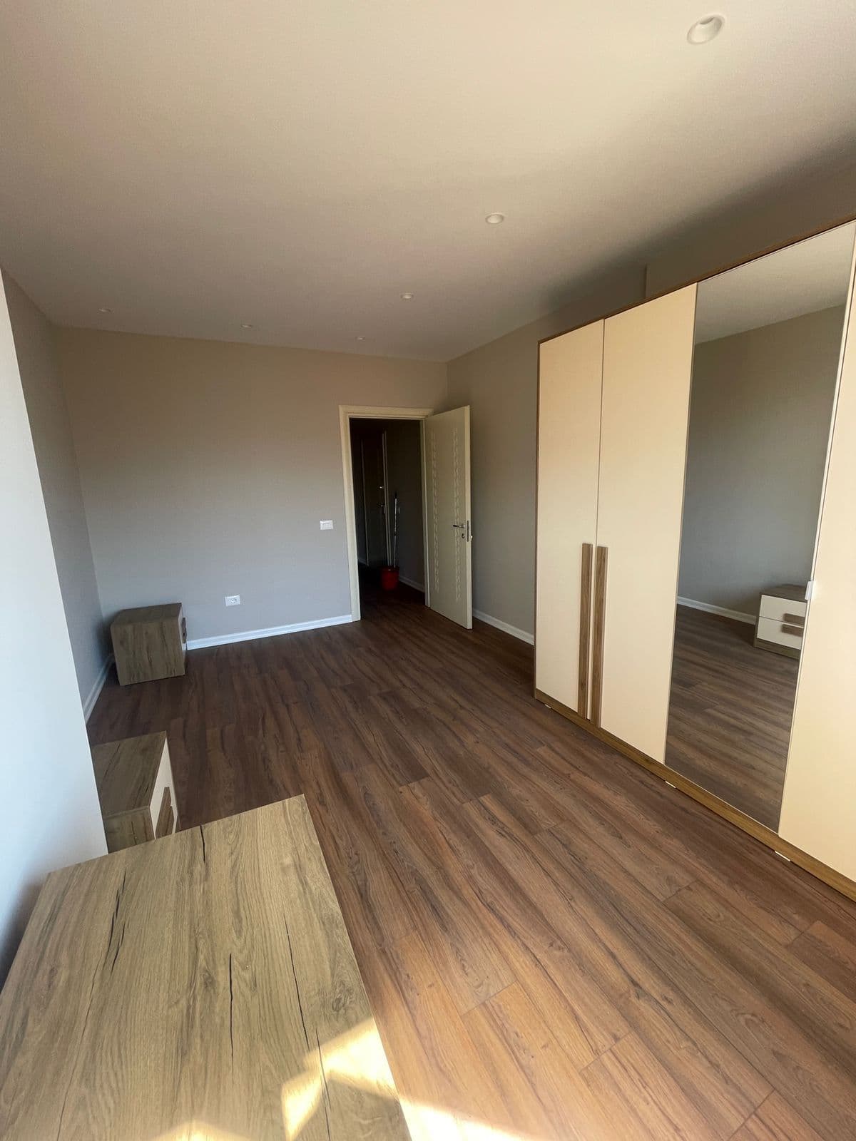 Shitet Apartament 2+1 ne Astir 3