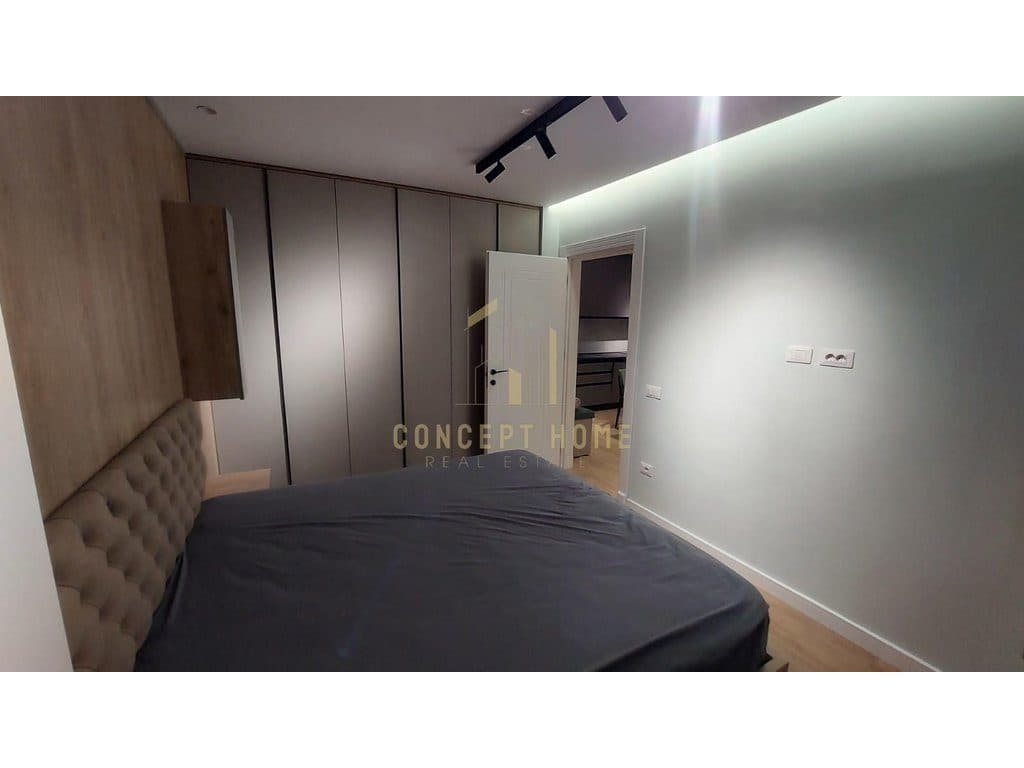 Jepet me qera Apartament 1+1 tek Komuna e Parisit 4