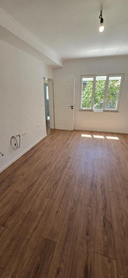 Shitet Apartament 1+1 tek 21 Dhjetori 2