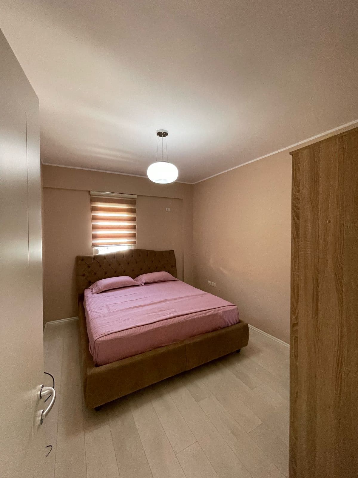 Jepet me qera apartament 3+1+2 tek Liqeni i Thate 4