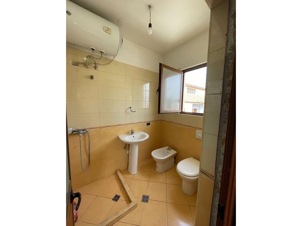 Jepet me qera Apartament 1+1 tek 21 Dhjetori 3