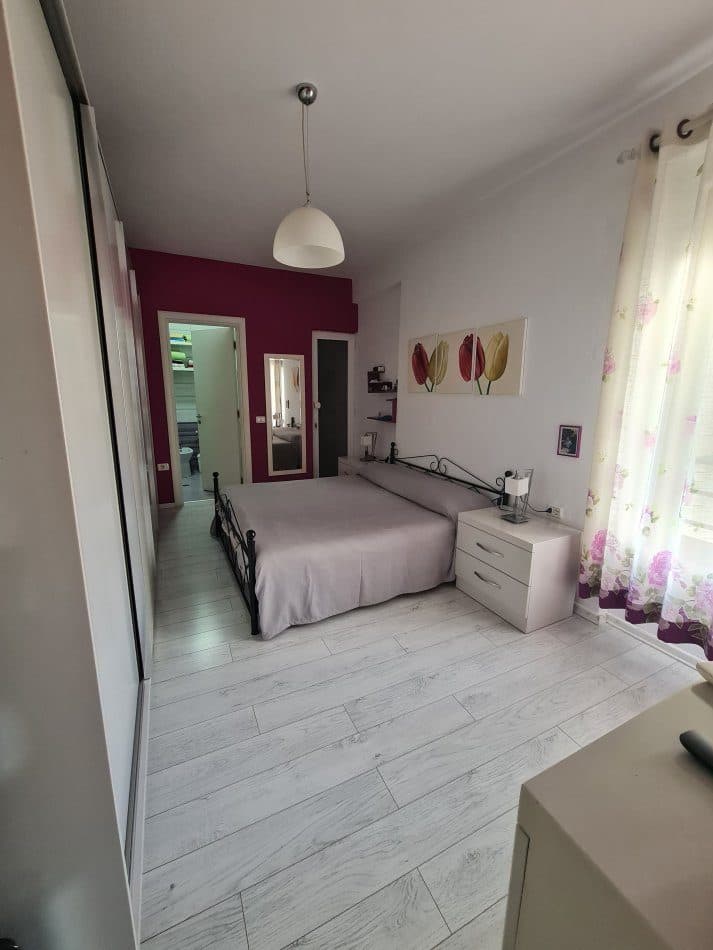 Shitet apartament 2+1 Ne Yzberisht 3