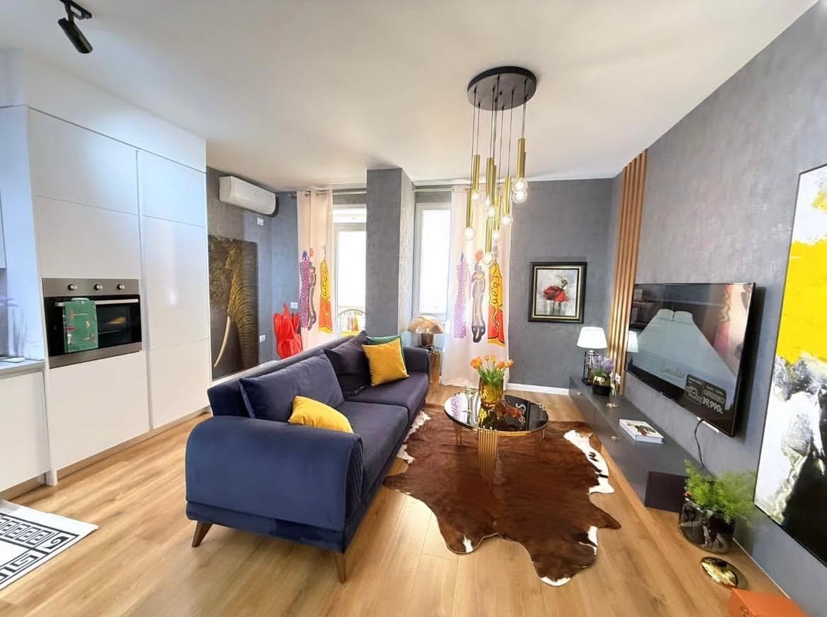 Apartament me qera 1+1+2 ne Qender.