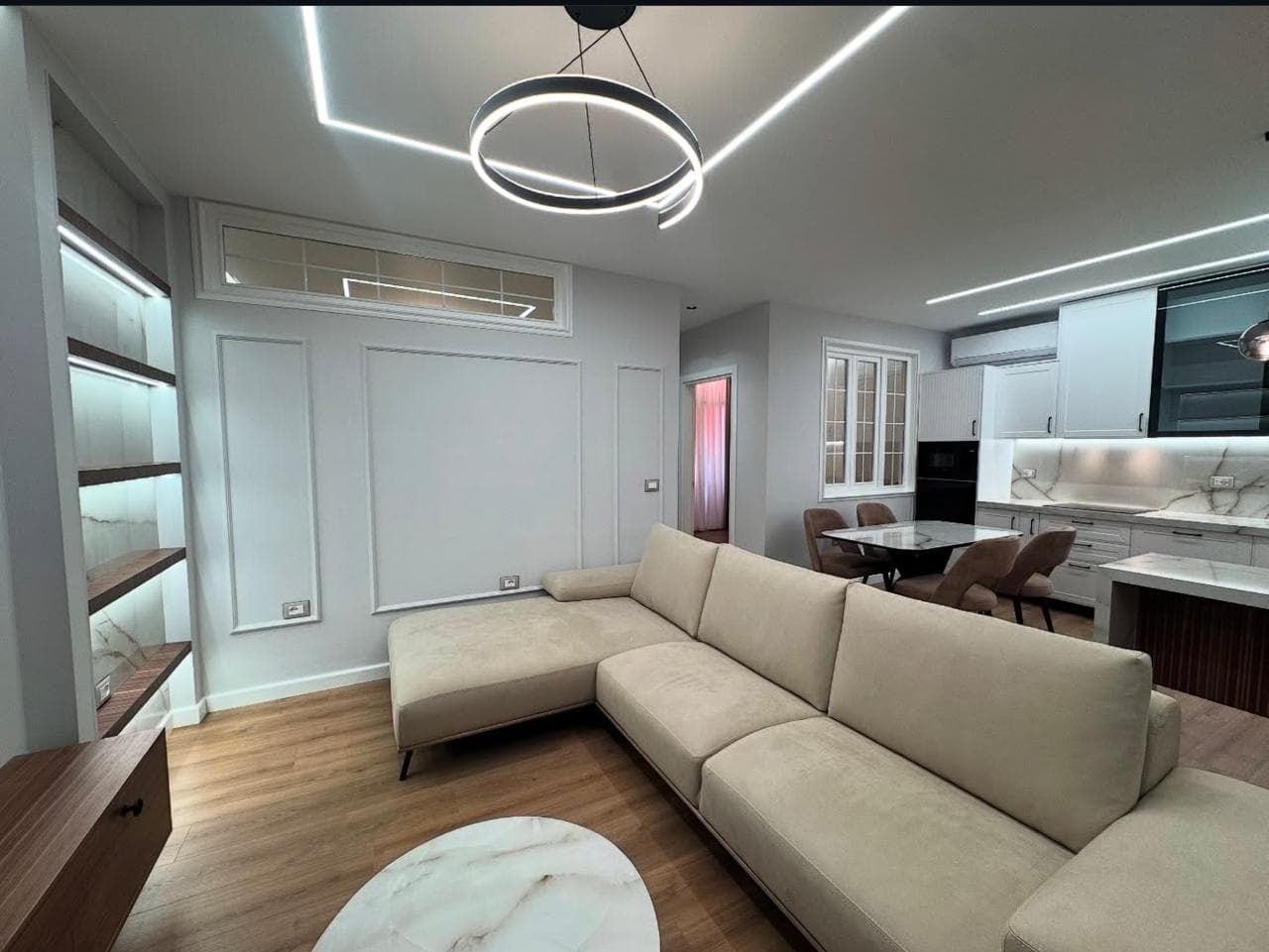 Jepet me qera apartament 2+1 tek Selvia - 900euro 2
