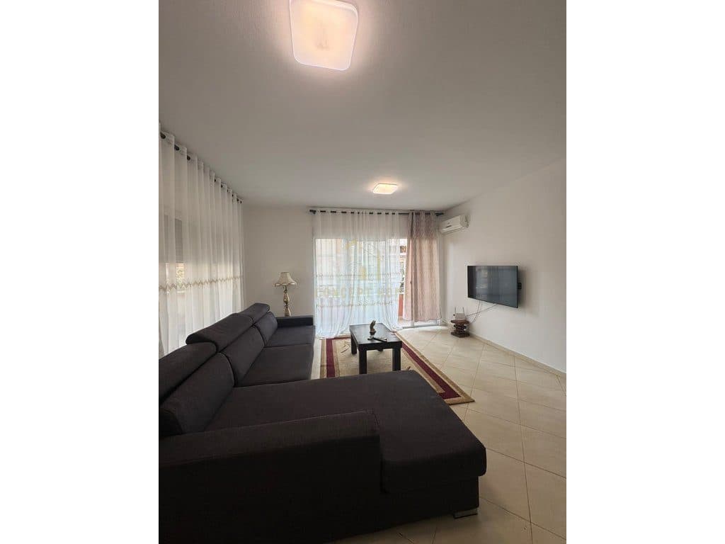 70,000 leke Jepet me qera apartament 2+1+2 ne Don Bosko. 2