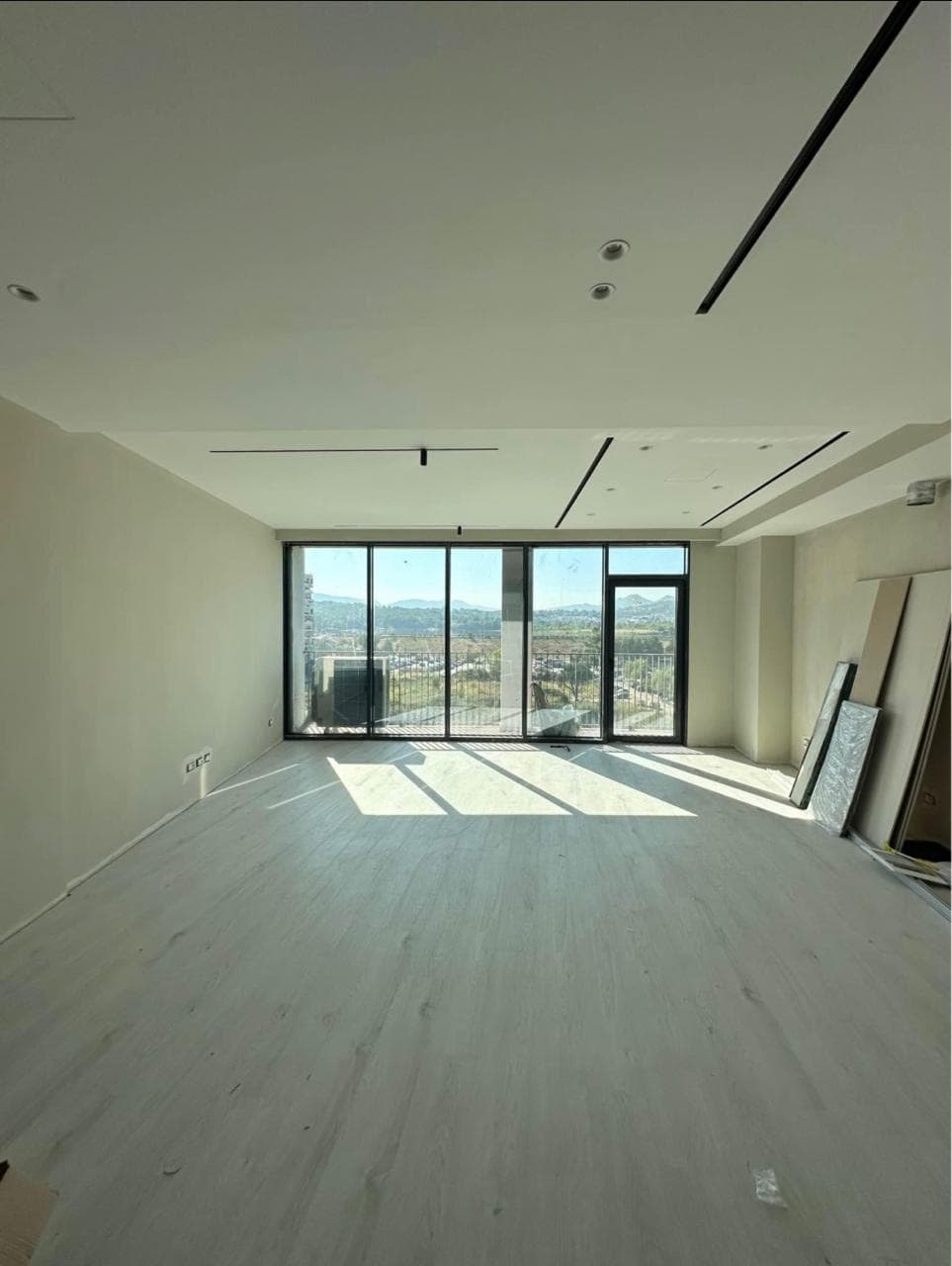Jepet me qira apartament 2+1+2 "Lake View Residence" 4