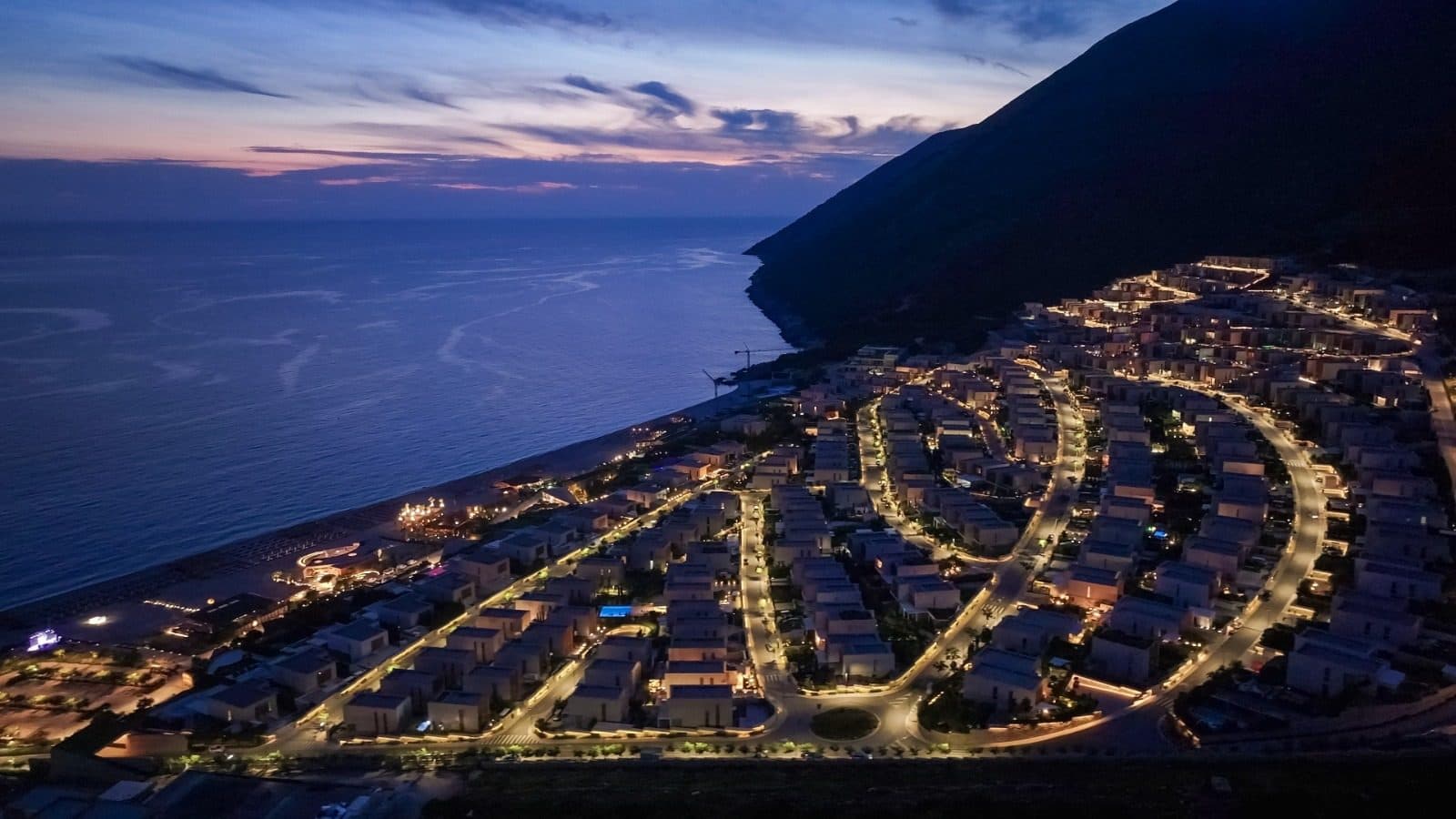 Shitet Apartament 1+1+Parkim Green Coast/366.902€