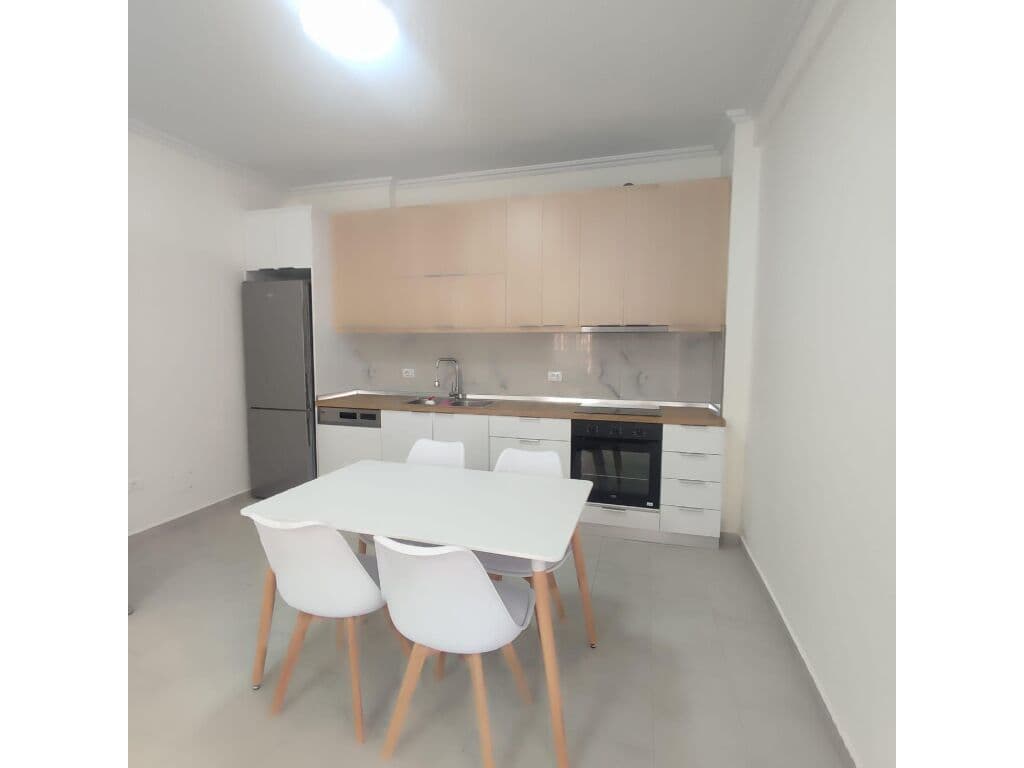 Apartament 2+1+2 Për Qira në Kodra e Diellit, Tiranë - 600€ | 105 m²