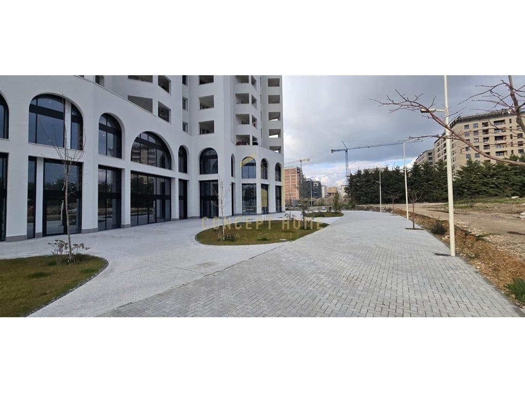 Jepet ambient biznesi me qera ne Astir (River Residence)