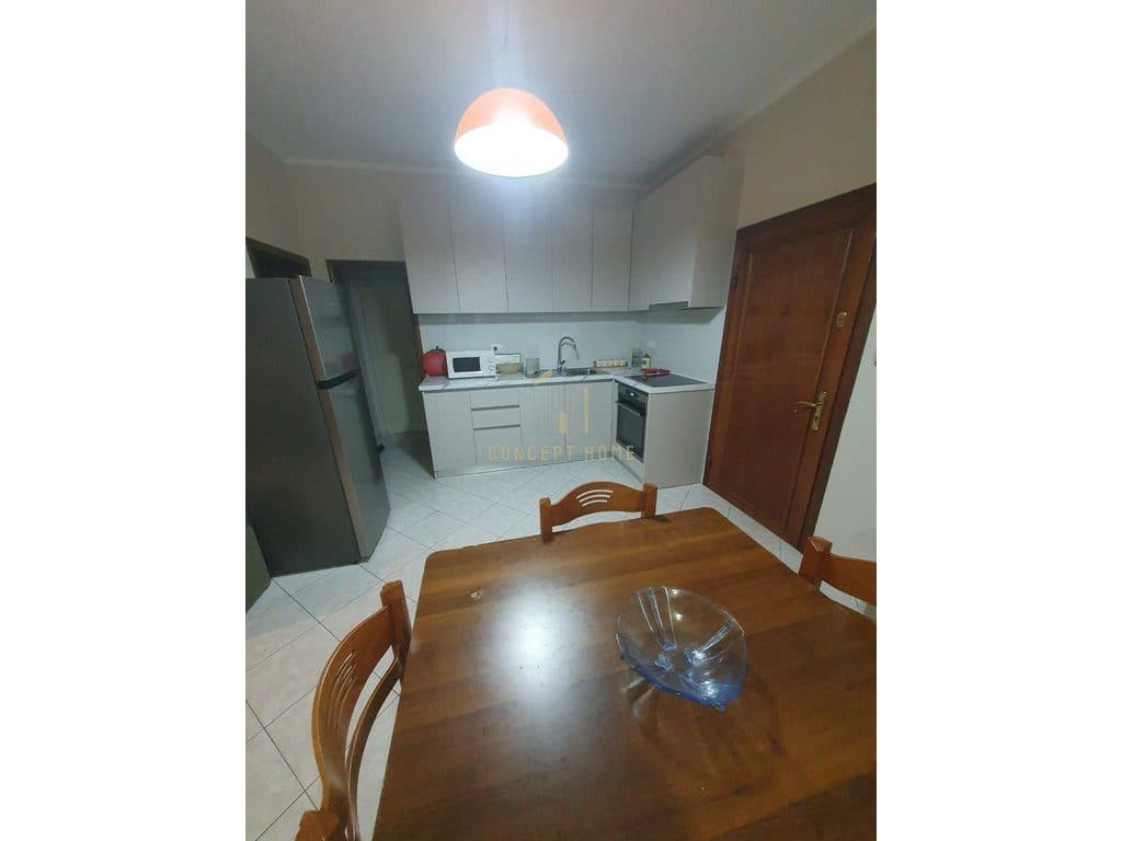 Jepet me qera apartament 2+1 Ali Dem 2