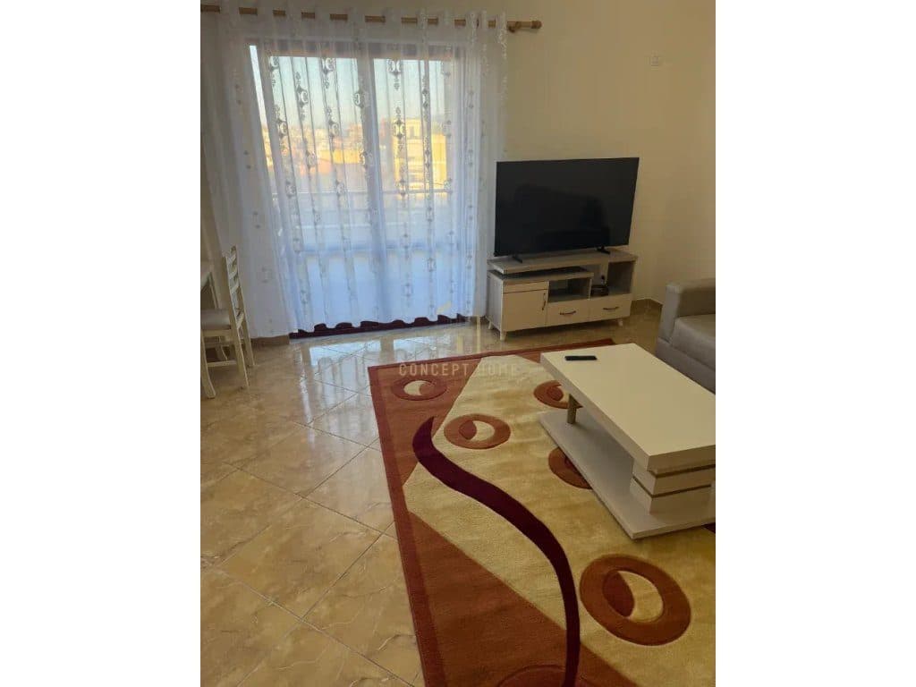 Apartament me qera 1+1 tek Medreseja. 3