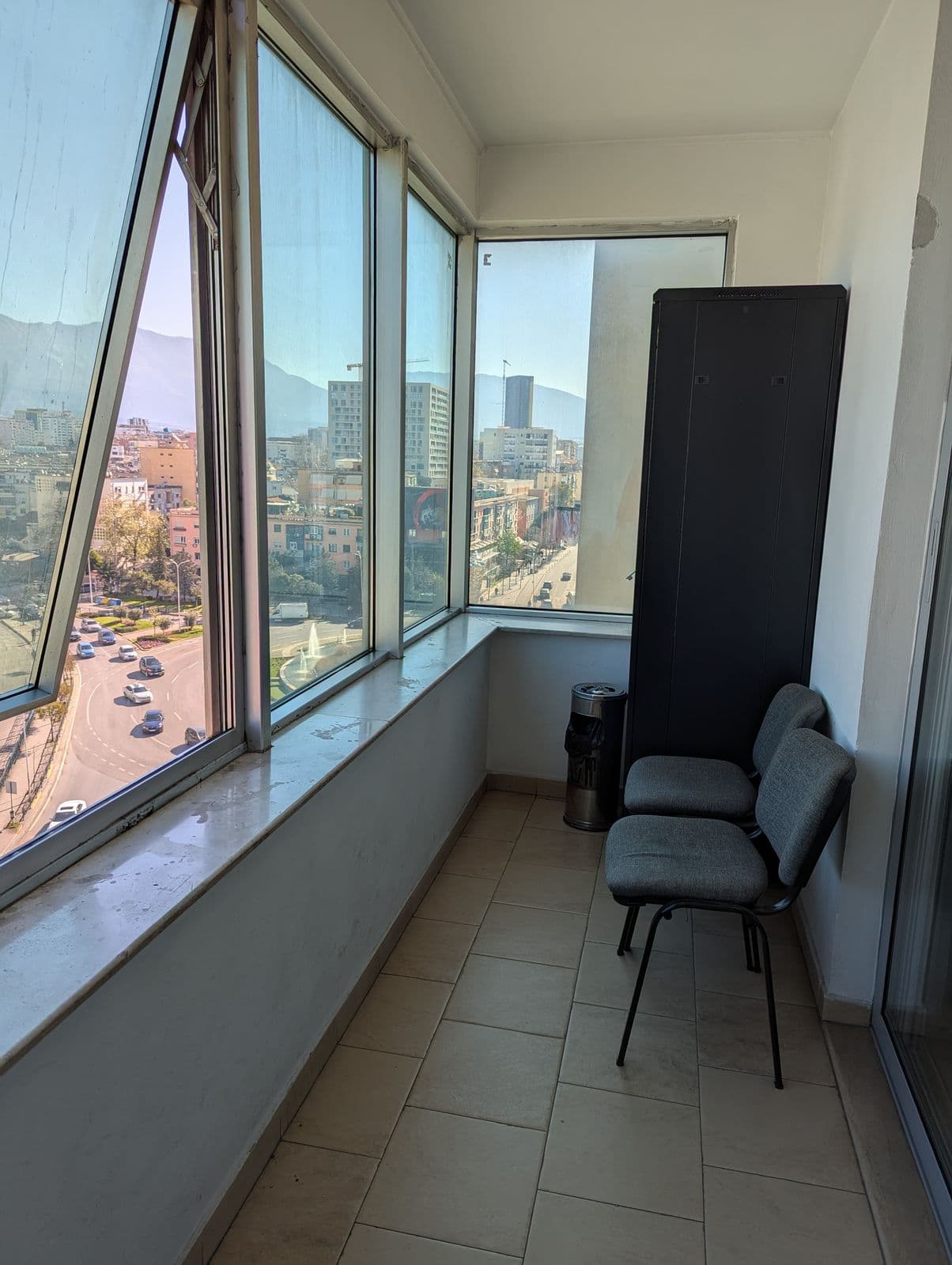 Jepet me qera ambient ne Zog te Zi/Çmimi:750 Euro/muaji 4