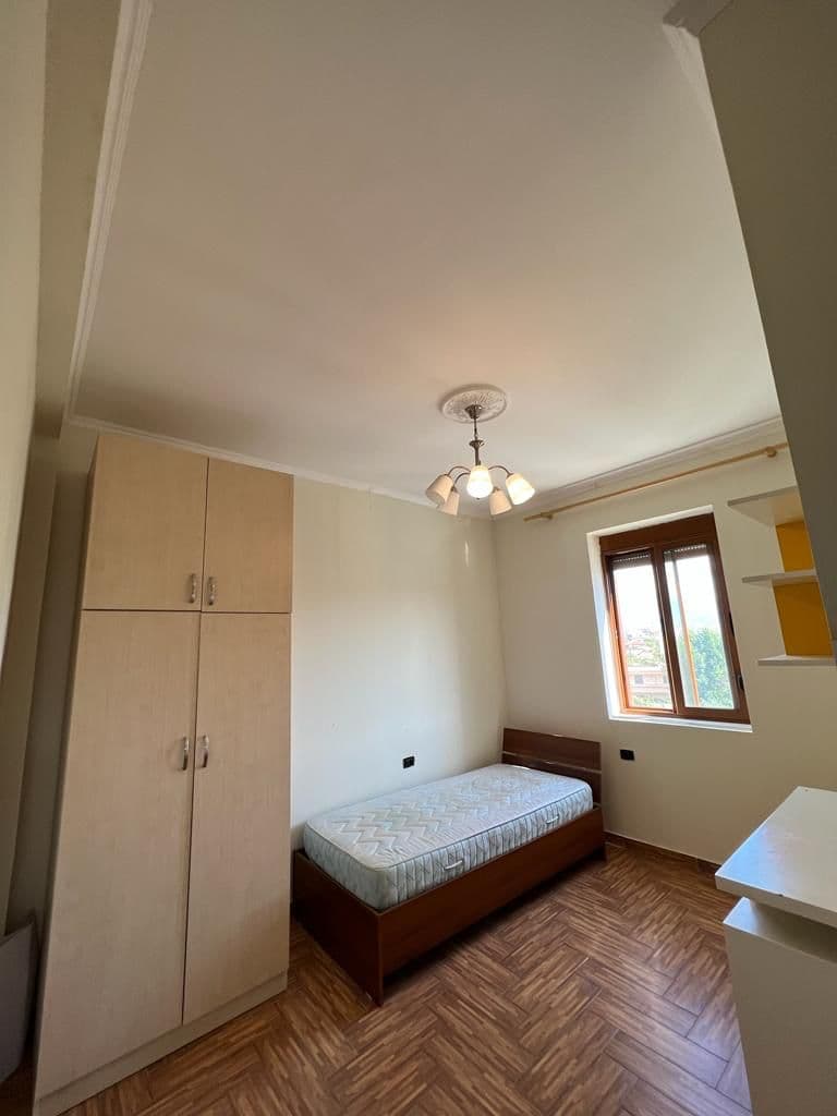 Jepet me qera apartament 3+2+2 2