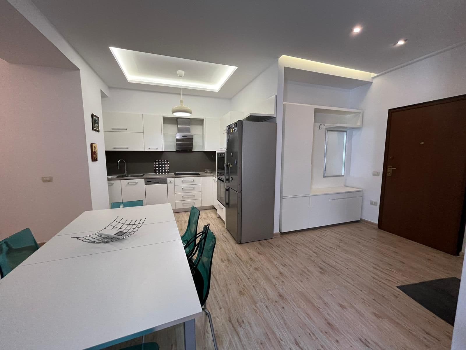 Jepet apartament me qera 2+1+2 Komuna e Parisit (Kika 2) 3