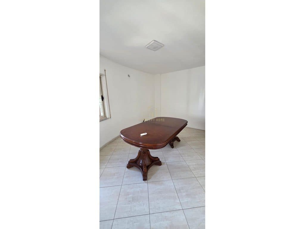 Apartament 2+1+2me qera Stacioni i Trenit 4