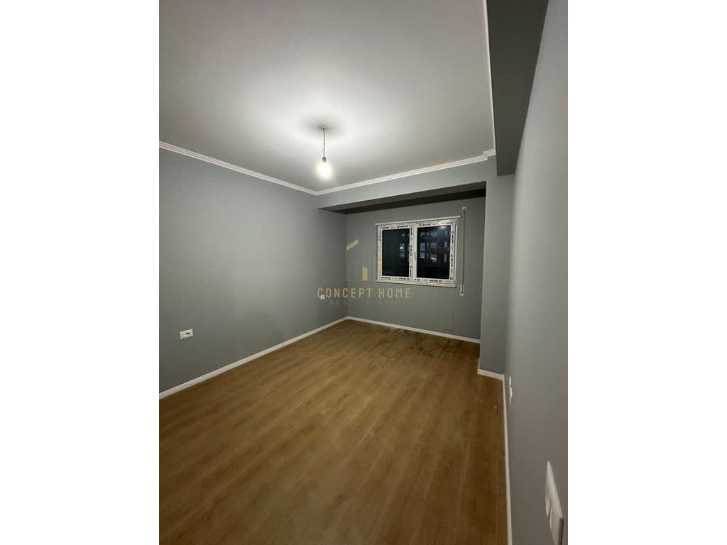 Shitet apartament 1+1 ne Kamez 3