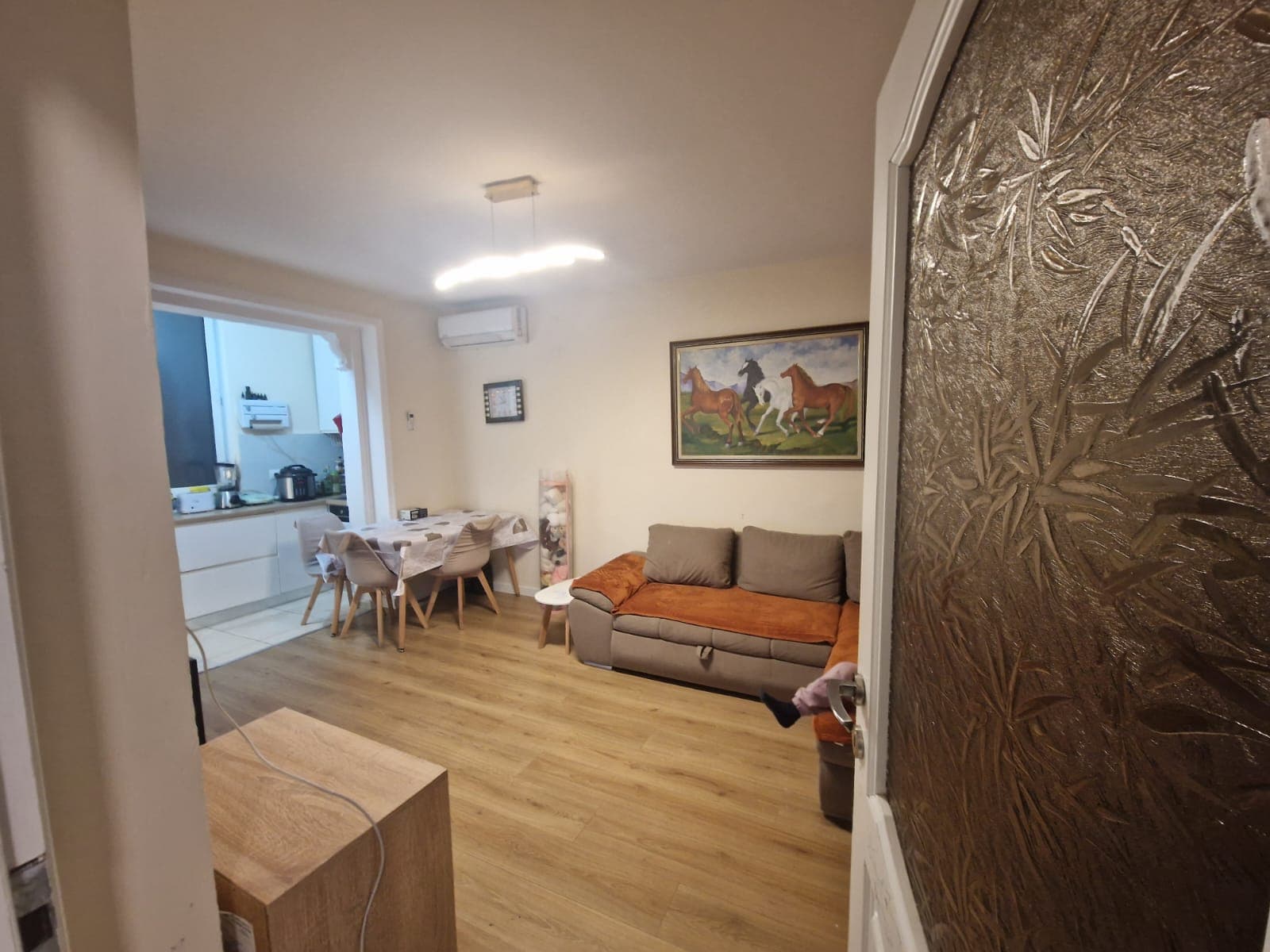 Shitet apartament 1+1 Prane Qendres se Tiranes, 50 m2 2