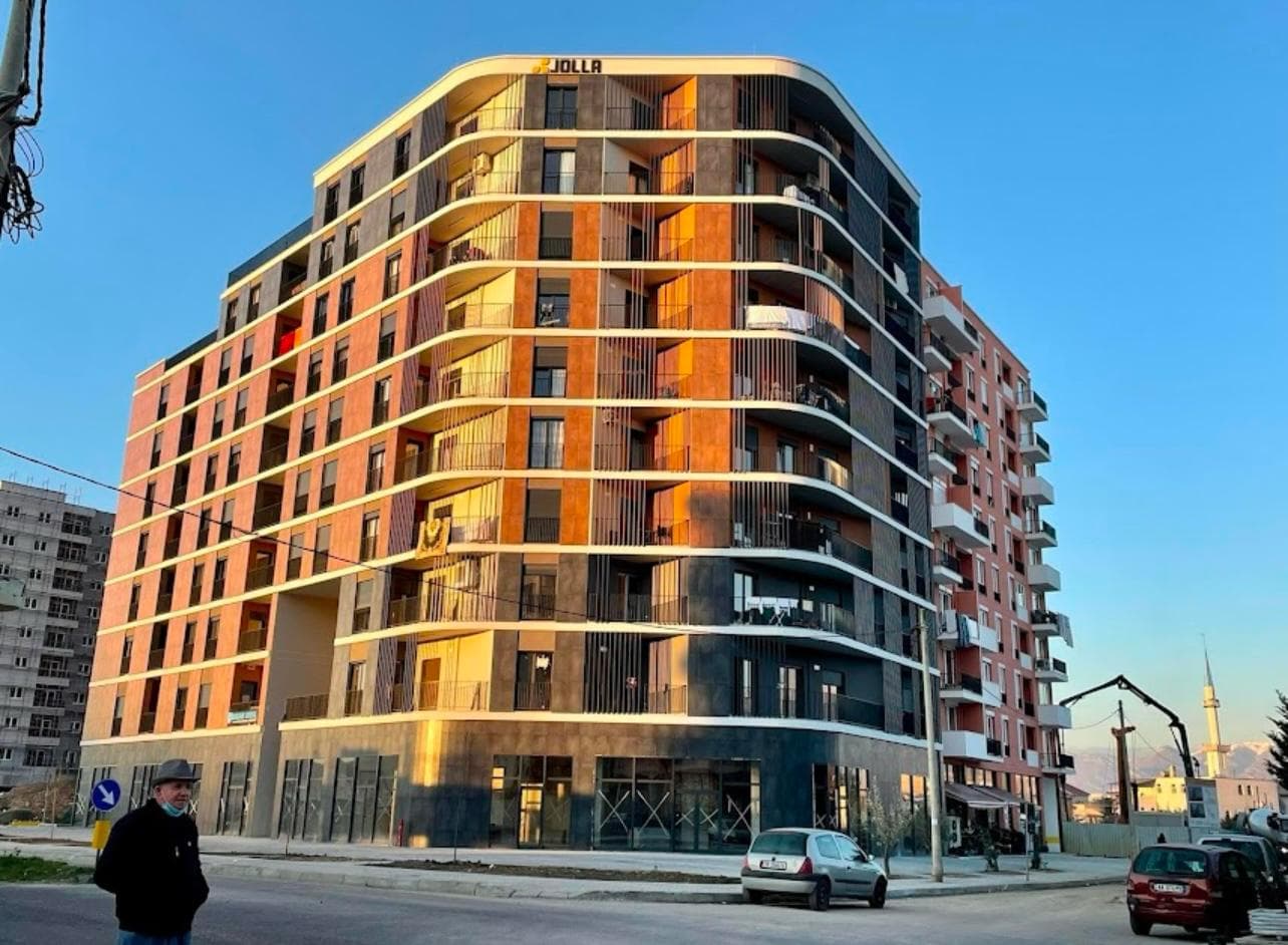 Shitet apartamenti 1+1 ne Astir