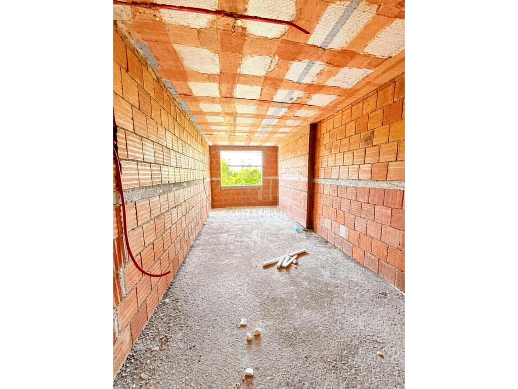 Shitet apartament 2+1 ne 3