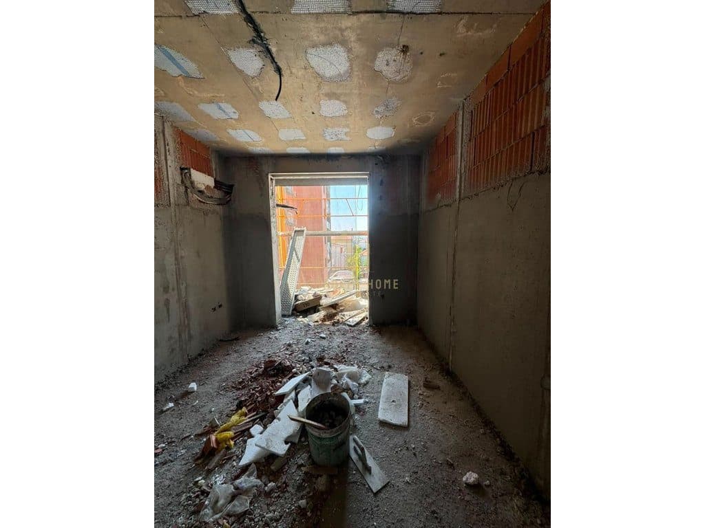 Shitet apartament 2+1+2 ne 3
