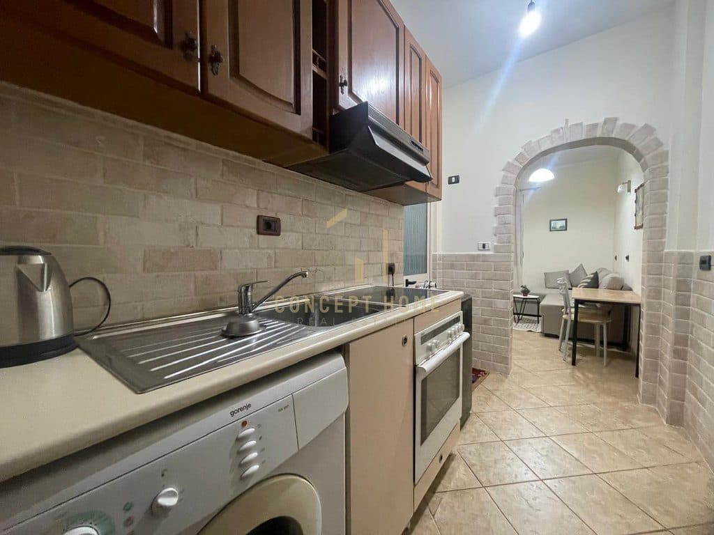 Apartament 1+1 Me Qira në Rruga 5 Maji, Tiranë - 460€ | 55 m² 2
