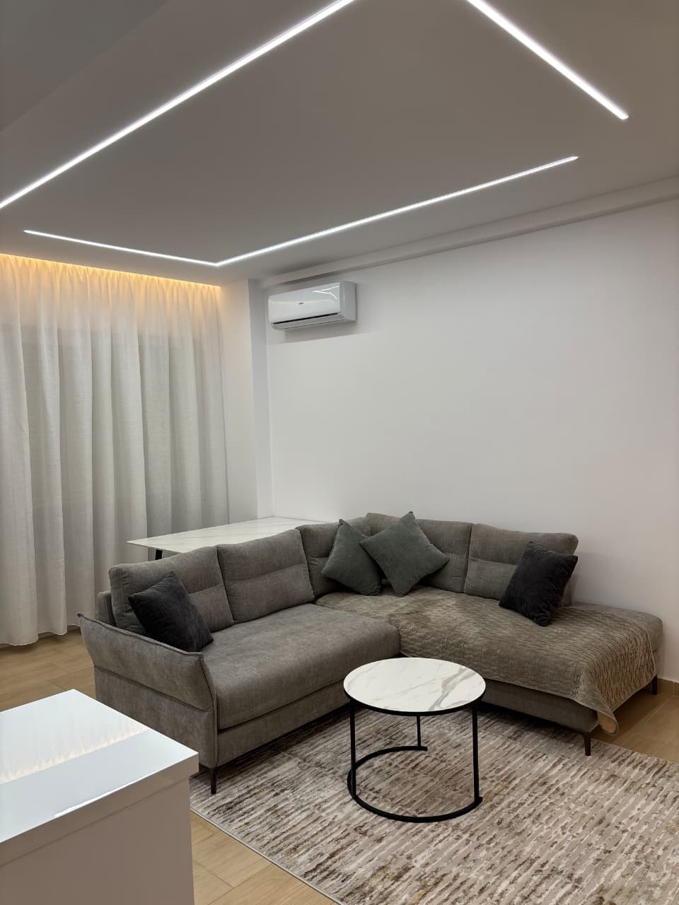 Apartament me qera 1+1 pranë Kopshtit Botanik.80,000 Lekë/Muaj 2