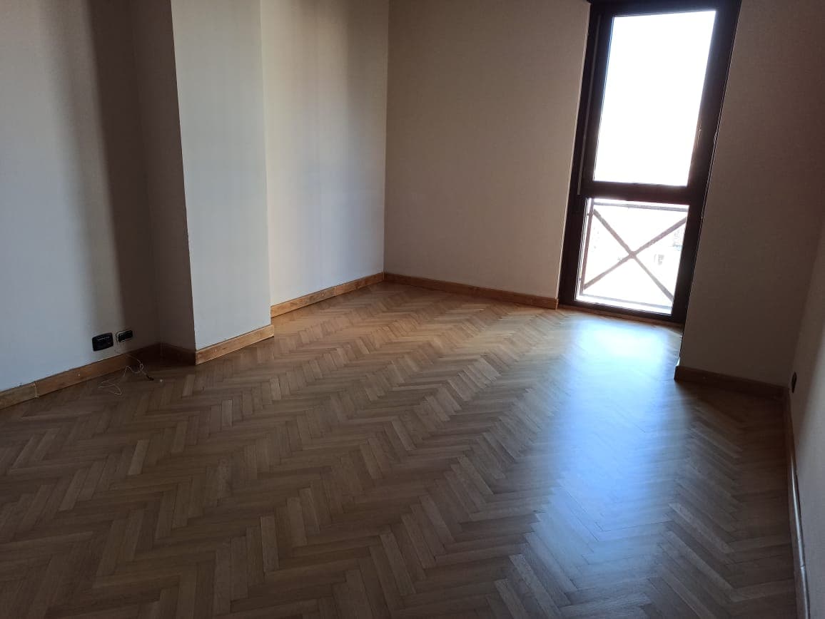 Jepet me qera ambient per zyre ne Qender 3