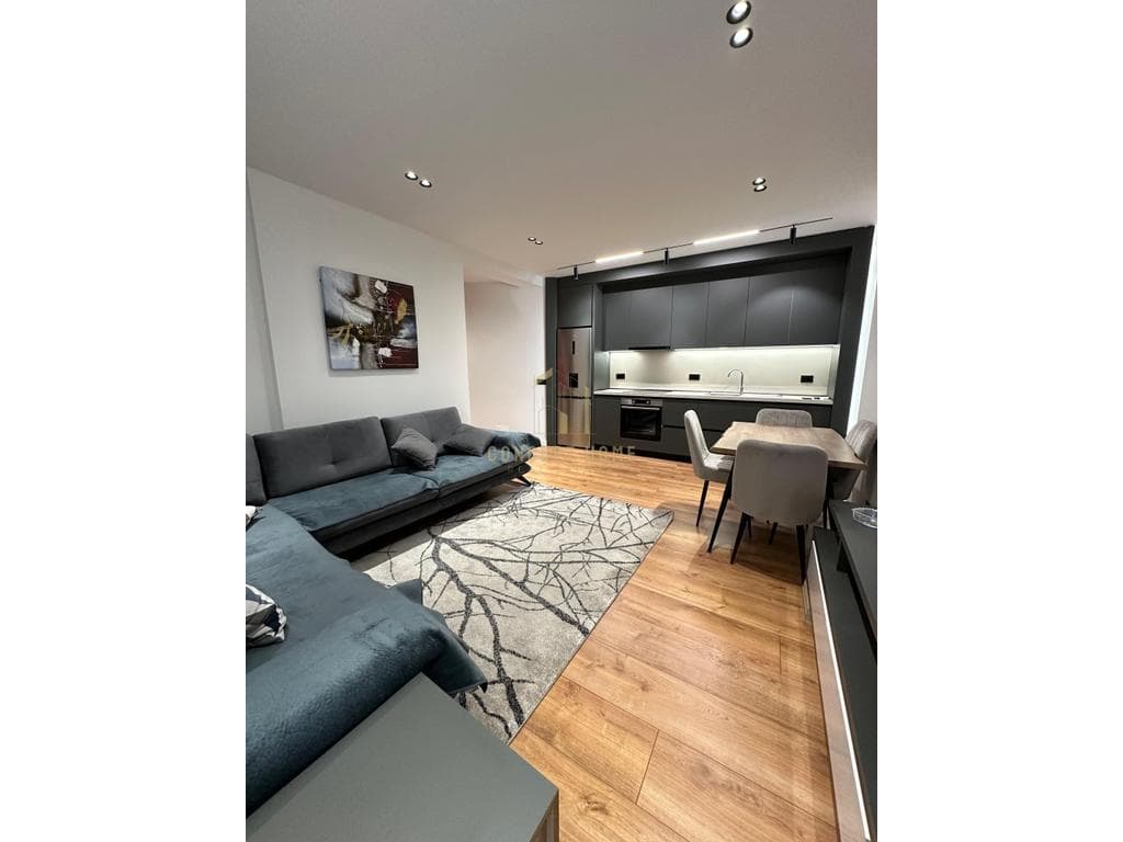 Apartament Luksoz 1+1 Me Qira tek Komuna e Parisit, Tiranë - 65.000 lekë / muaji | 65 m² 4