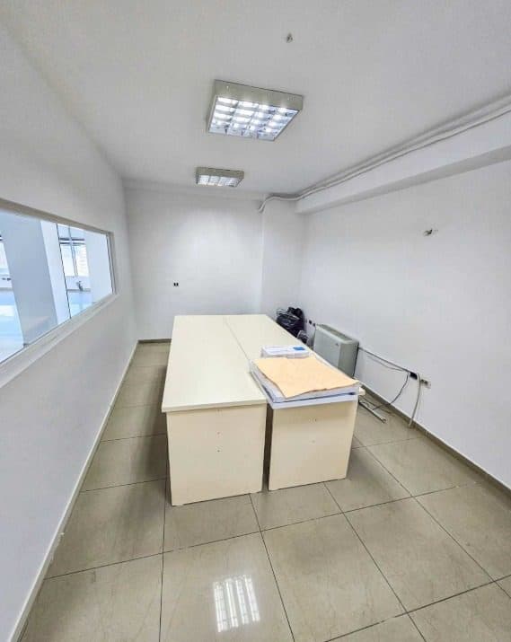 Ambient Komercial 3+1+2 Me Qira në Rruga e Dibrës, Tiranë - 2800€ | 300 m² 2
