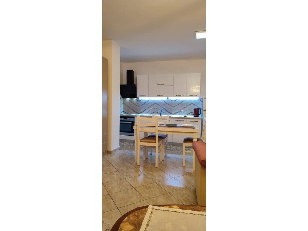 Jepet apartament me qera 1+1 tek 21 Dhjetori