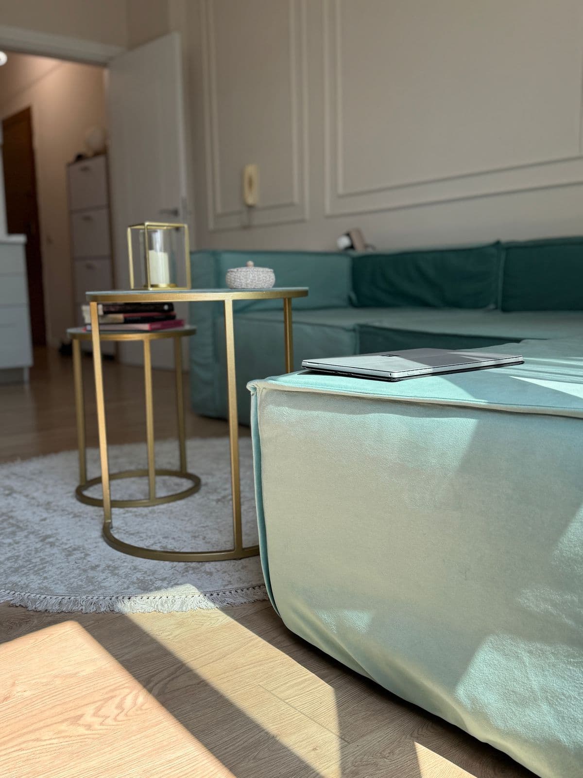 Shitet Apartament 2+1 tek Rruga e Kavajes 3