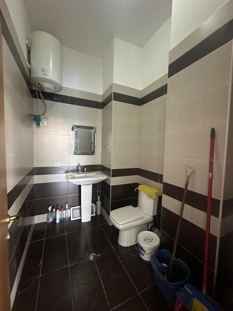Pronë Komerciale me Qira në Kthesa e Kamzës, Tiranë - 1500€ | 106 m² 4