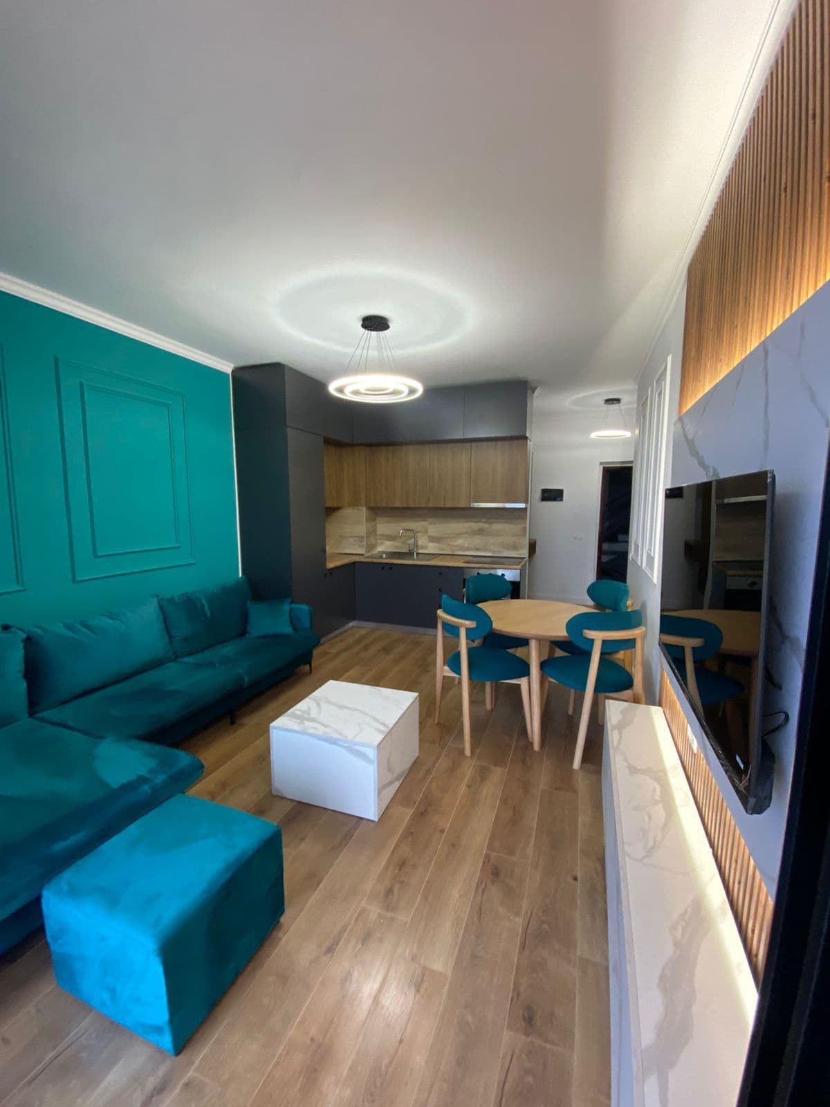 Shitet apartament 1+1 Durres.